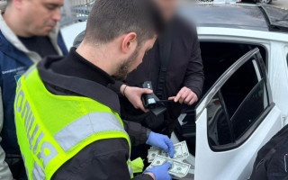 В Киеве раскрыли две схемы бронирования жилья через фиктивное трудоустройство в качестве водителя и администратора кафе при университете