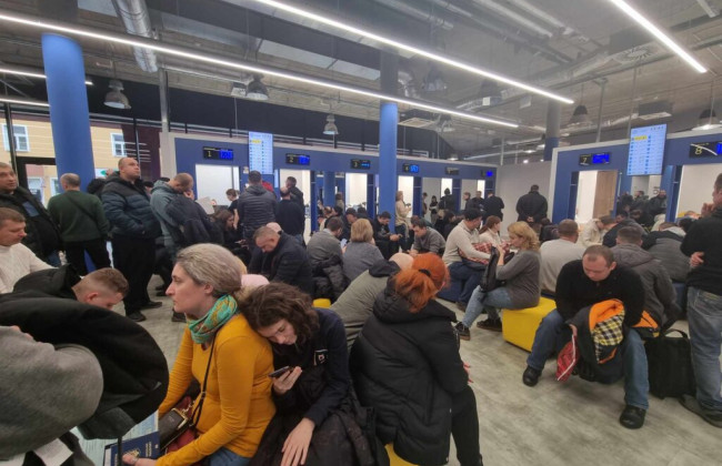 Чоловіки без актуального документу з Резерв+ не зможуть оформити закордонний паспорт в посольствах