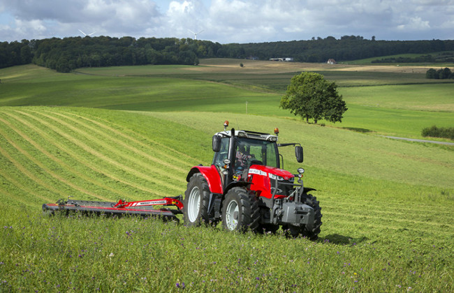 Кабмін спростив доступ водіїв категорій С і D до роботи на сільськогосподарській техніці