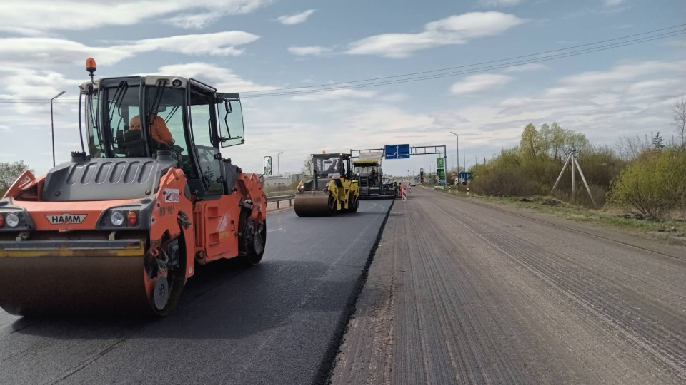 В Украине показали процесс восстановления автодорог: как ремонтируют дороги от Киева до Одессы, фото