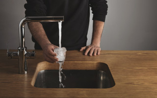 Киевводоканал просит не использовать воду ночью 17 апреля: адреса