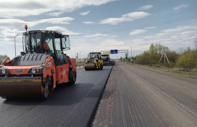 В Україні показали процес відновлення автошляхів: як ремонтують дороги від Києва до Одеси, фото