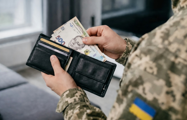 4 млн гривен выплат: почему военные вынуждены судиться за собственные деньги, а семьи возвращать помощь