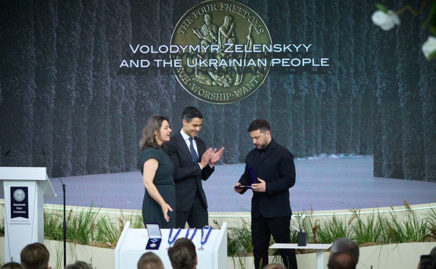 Владимир Зеленский получил награду Four Freedoms Awards от имени всего украинского народа