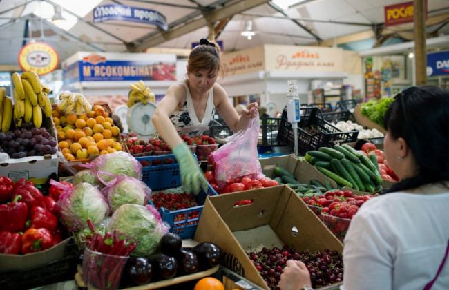 Обережно на ринку: які продукти заборонено продавати і що краще не купувати