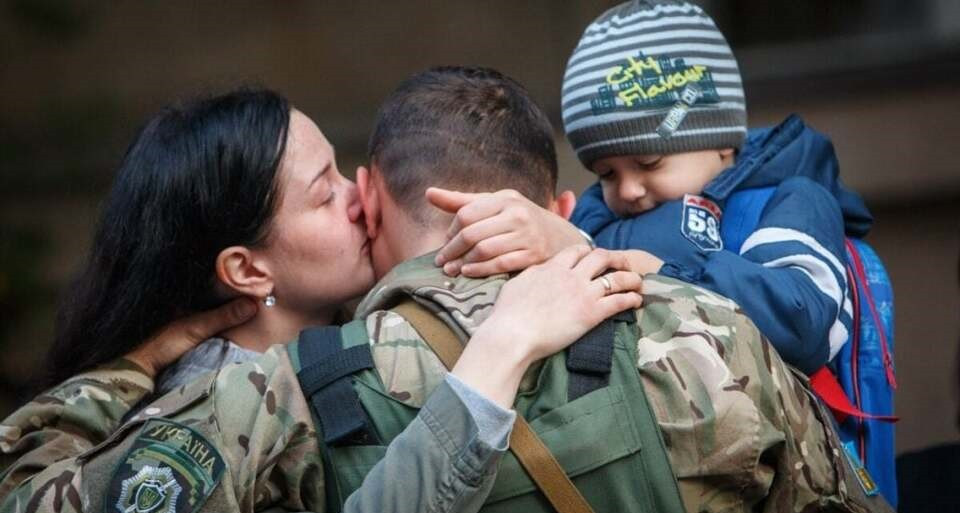 Какие доказательства нужны для подтверждения статуса члена семьи военнослужащего — позиция суда