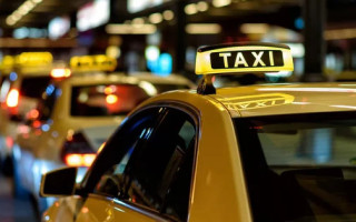 Сертификация водителей, QR-коды и 8 часов работы с блокировкой: какие изменения готовят для рынка такси