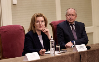 Дорадча група експертів отримала від РСУ документи 18 кандидатів на посади суддів КСУ