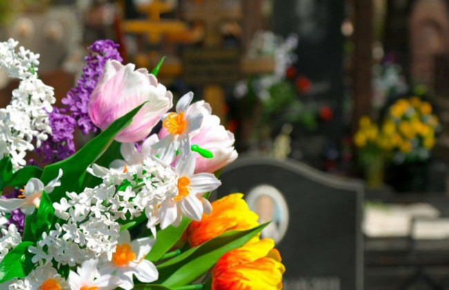 Поминальное воскресенье 2026: что можно и нельзя делать на кладбище