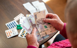 Пенсии выросли, но каждый четвертый живет на 3,5 тысячи гривен — какая ситуация с выплатами