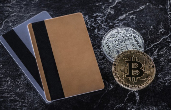 Операції з криптовалютою як фактор ризику: суд дозволив банку розірвати відносини з клієнтом