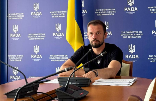 После повышения молодые учителя будут получать 12–13 тысяч, — Сергей Бабак очертил проблему дефицита кадров