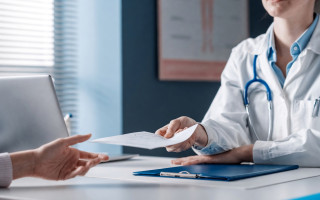 Виплати через хворобу чи травму: коли українці мають право на допомогу