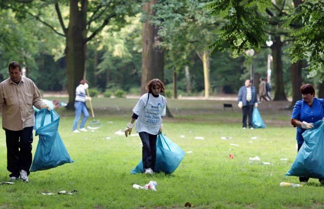 Берлін хоче, щоб туристи прибирали місто — і готовий за це платити