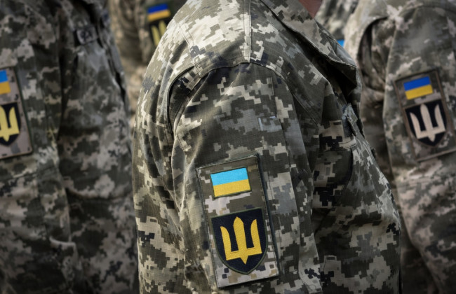 Штраф до 6800 грн и конфискация: кто в Украине не имеет права носить военную форму