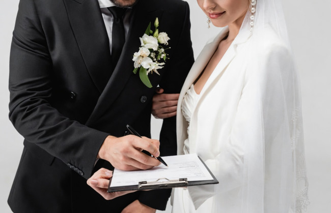 Оформление имущества на одного из супругов само по себе не отменяет брачный договор — Верховный Суд