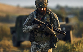 Могут ли отказать в увольнении военнослужащему, который ухаживает за отцом, из-за сестры за границей: что говорит суд