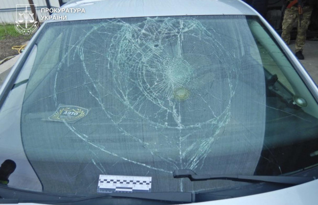 У Кропивницькому водій протягнув працівника ТЦК на капоті кілька кварталів міста – йому загрожує до 5 років ув’язнення