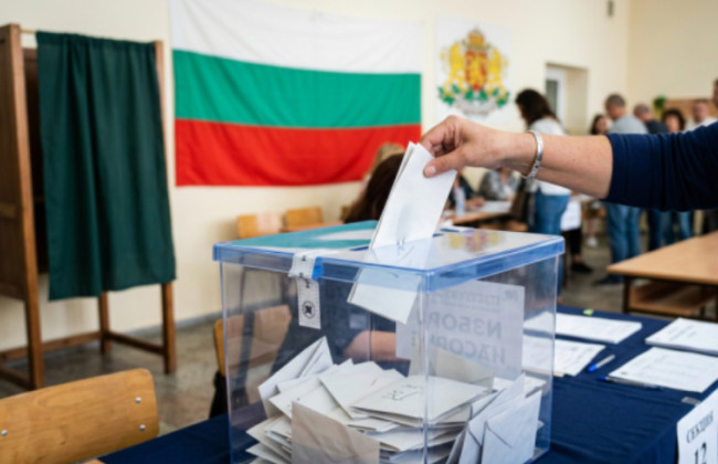 «Прогрессивная Болгария» Румена Радева лидирует на болгарских досрочных выборах — экзитполы