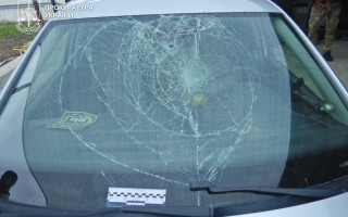 У Кропивницькому водій протягнув працівника ТЦК на капоті кілька кварталів міста – йому загрожує до 5 років ув’язнення