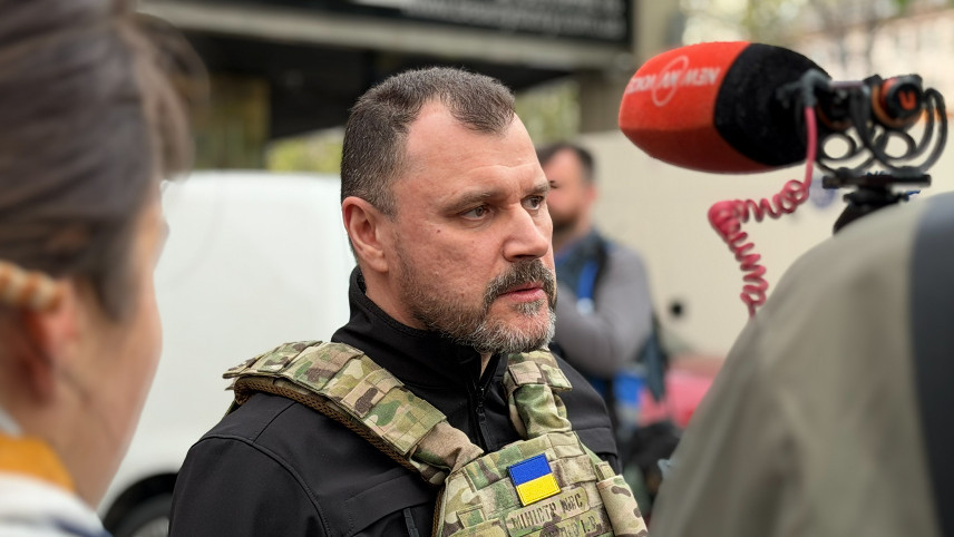 Игорь Клименко заявил, что никаких массовых проверок владельцев оружия не будет