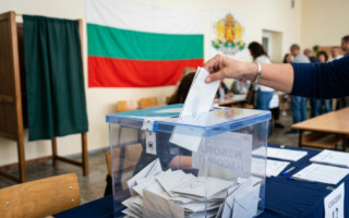 «Прогрессивная Болгария» Румена Радева лидирует на болгарских досрочных выборах — экзитполы