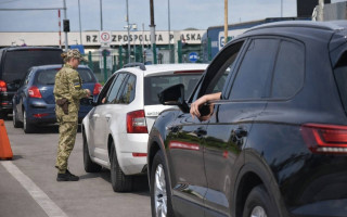 С июня водители легковых автомобилей смогут бронировать время пересечения границы через приложения «Дія» или «єЧерга»