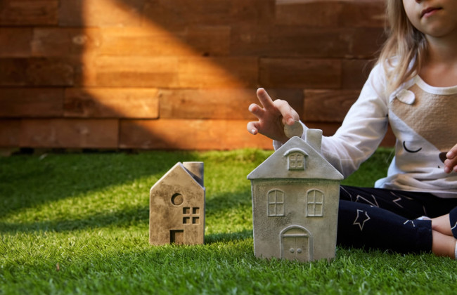 Чи можна продати квартиру, якщо вона оформлена на дитину