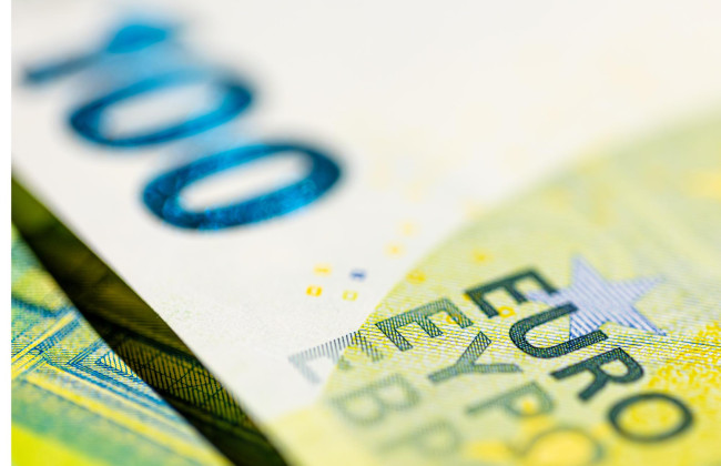 Жінку звільнили після того, як вона поскаржилась на гендерну дискримінацію в зарплаті — ЄСПЛ став на її бік