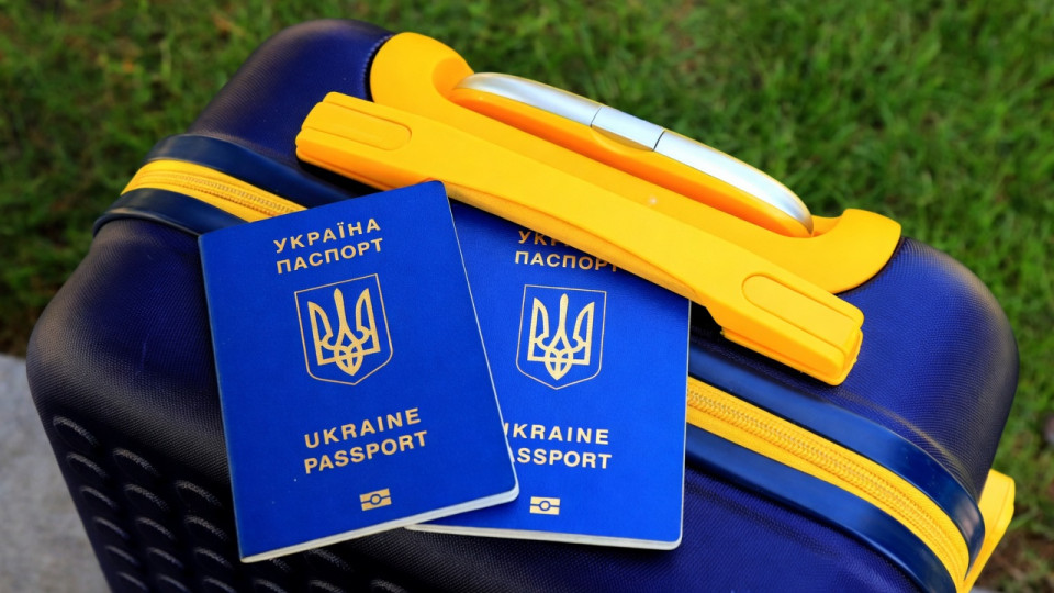 Выезд на постоянное место жительства: без какой справки границу не пересечь