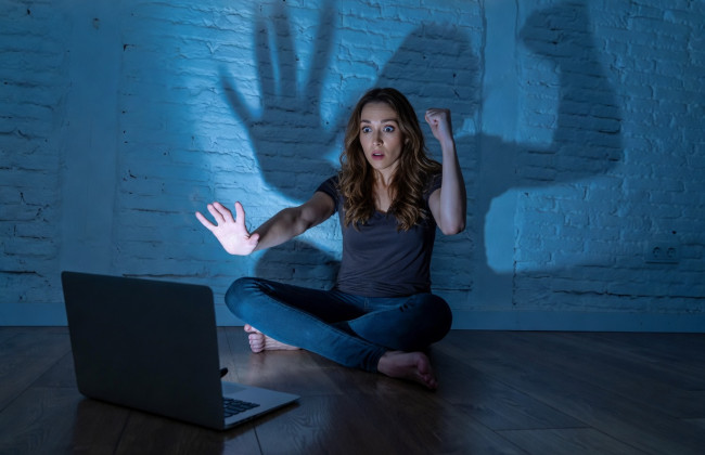 Получаете угрозы в мессенджерах и соцсетях: как действовать и куда обращаться