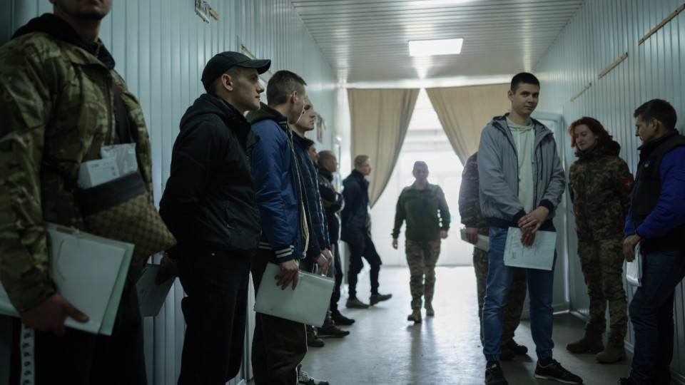 Суд отменил штраф за ВВК в 17 тысяч грн: ТЦК не доказал, что мужчина был «ограниченно пригодным»