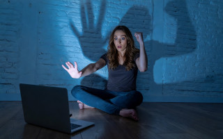 Получаете угрозы в мессенджерах и соцсетях: как действовать и куда обращаться