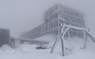 Івано-Франківщину засипало снігом — відео