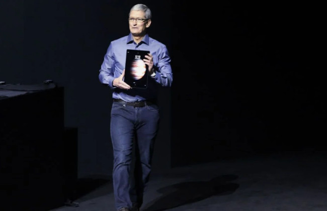 Тім Кук залишає посаду гендиректора Apple, його замінить Джон Тернус