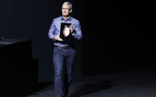 Тім Кук залишає посаду гендиректора Apple, його замінить Джон Тернус