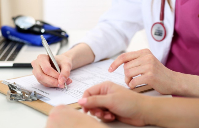 Які особливості надання допомоги по тимчасовій непрацездатності по догляду