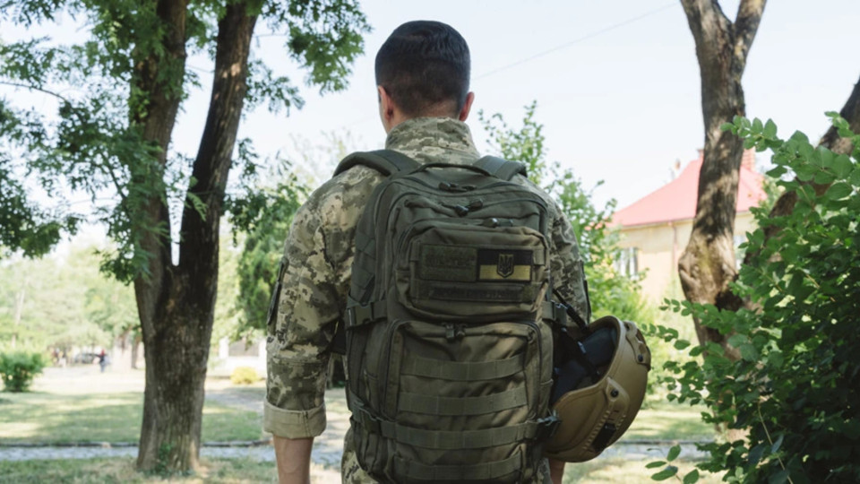 Военнослужащий самовольно оставил часть на два дня: суд назначил штраф