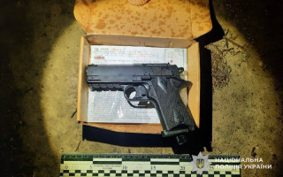 У Кривому Розі підліток відкрив стрілянину в маршрутці: поранено дівчину