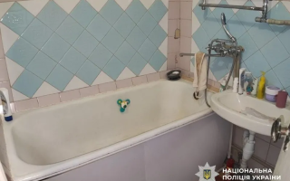 В Николаеве мальчик утонул в ванной, пока мать спала в другой комнате