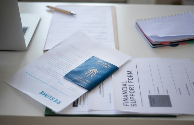 Реестр убытков принимает заявления украинцев о вынужденном выезде и моральном вреде: как это сделать