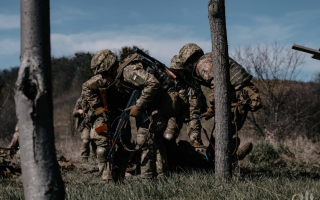 Военные на передовой остались без еды и воды: в 14-й бригаде после жалоб сменили командира