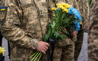 В Україні можуть запровадити новий ритуал прощання з військовими, яких суд визнав померлими