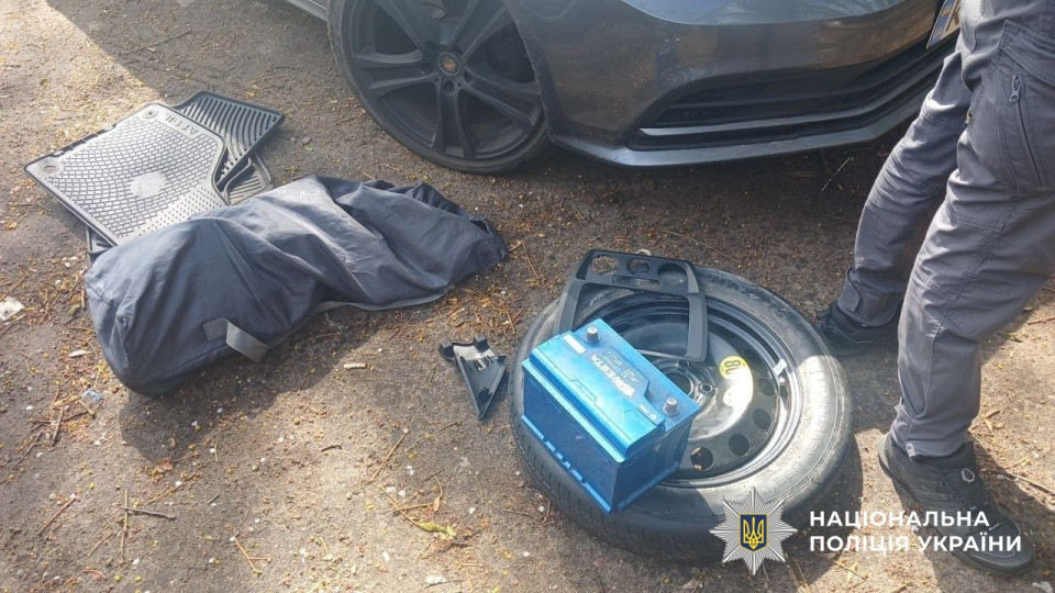 Студенти у Києві викрали авто з сервісу оренди та розібрали його на запчастини