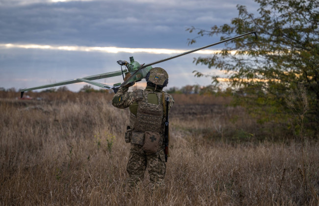 Зарплаты военнослужащих на передовой могут вырасти до 250 тысяч грн — нардеп Роман Костенко