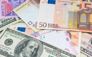 Долар, гривня чи євро: у якій валюті українці найбільше зберігають кошти
