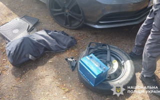 Студенти у Києві викрали авто з сервісу оренди та розібрали його на запчастини