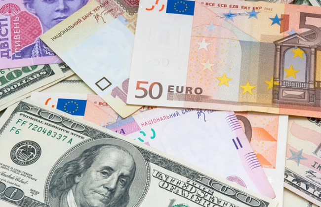 Долар, гривня чи євро: у якій валюті українці найбільше зберігають кошти
