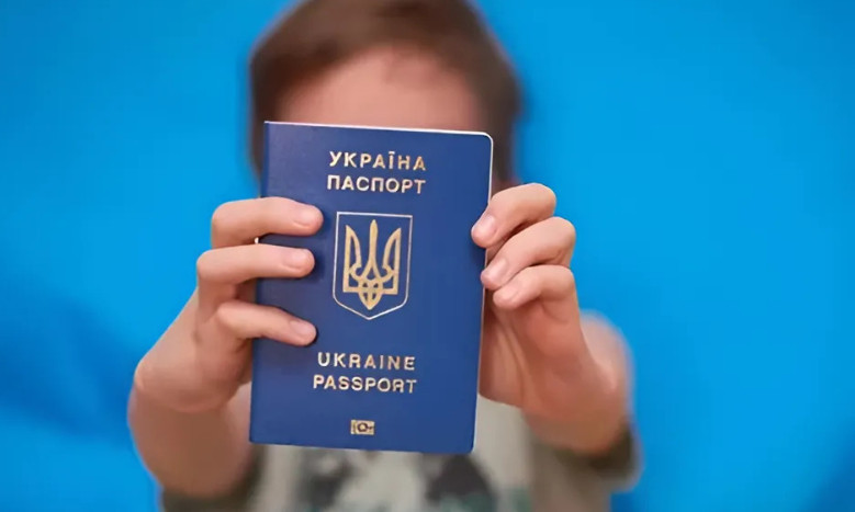 Как оформить загранпаспорт для ребенка и кто является его законным представителем