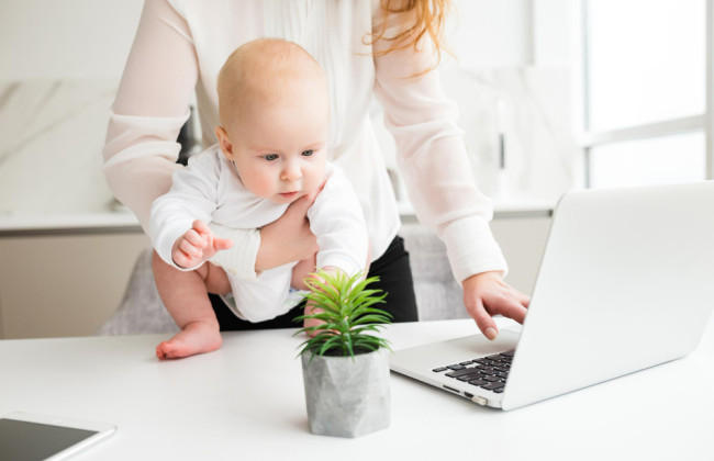 Працівників у декреті замінять за строковими договорами — посади не будуть вакантними